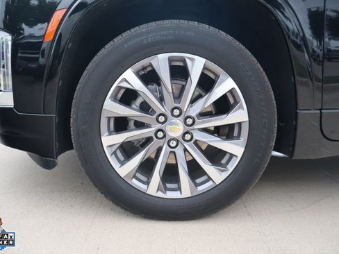 Used 2023 Chevrolet Traverse Premier FWD image 10