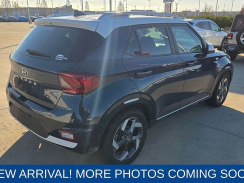 Used 2021 Hyundai Venue image 5