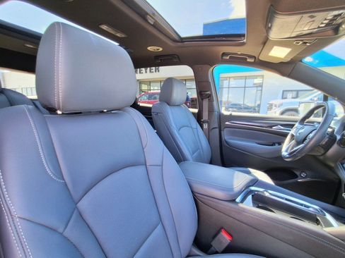 Used 2024 Buick Enclave Essence w/ Experience Buick Package FWD image 15