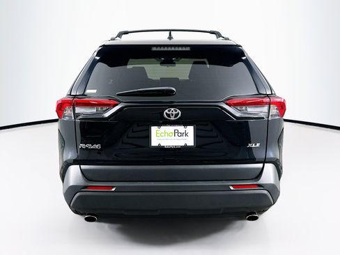 Used 2019 Toyota RAV4 XLE Premium image 7