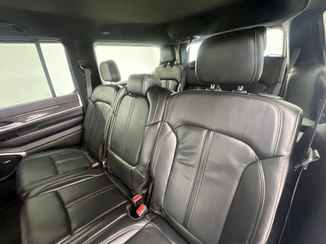 Used 2022 Jeep Wagoneer Series II AWD/4WD image 6