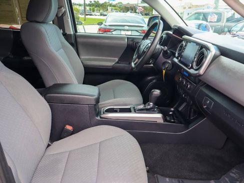 Used 2021 Toyota Tacoma SR5 RWD image 14