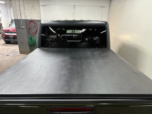 Used 2023 Jeep Gladiator Sport image 10