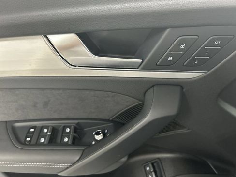 Used 2024 Audi Q5 e Premium Plus AWD/4WD image 11