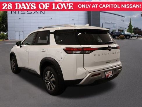 New 2025 Nissan Pathfinder SL image 5