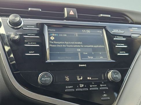 Used 2020 Toyota Camry SE image 4