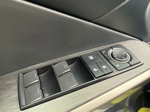 Used 2019 Lexus IS 300 F Sport w/ F Sport Package AWD/4WD image 10