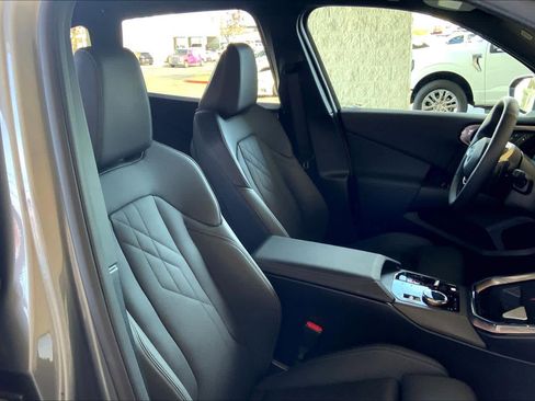 Used 2025 BMW X3 xDrive30i image 8