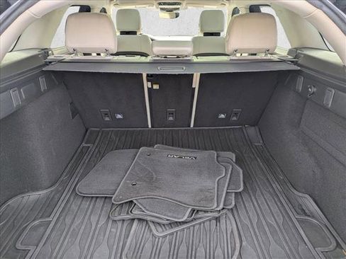 Used 2019 Land Rover Range Rover Velar S image 6