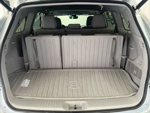 Used 2018 Toyota Highlander XLE AWD/4WD image 44
