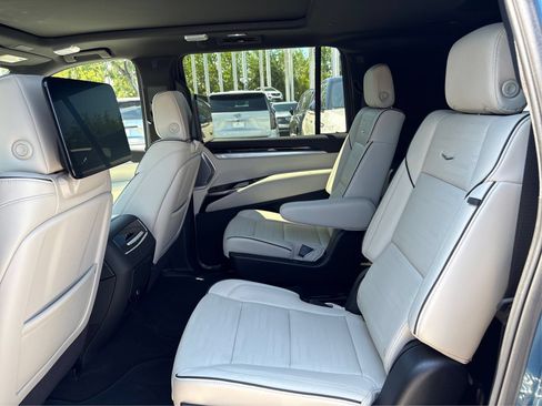 New 2026 Cadillac Escalade ESV Sport w/ Touring Package AWD/4WD image 10