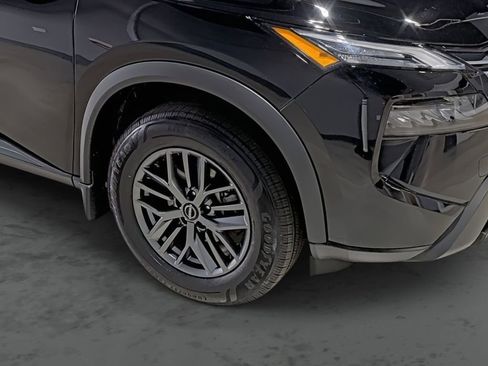 Used 2024 Nissan Rogue S image 14