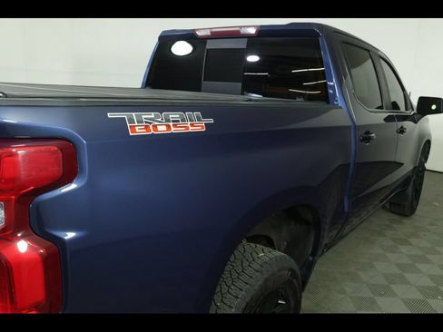 Used 2021 Chevrolet Silverado 1500 LT Trail Boss w/ Convenience Package II AWD/4WD image 19
