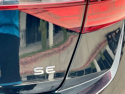 Used 2024 Volkswagen Jetta SE FWD image 6