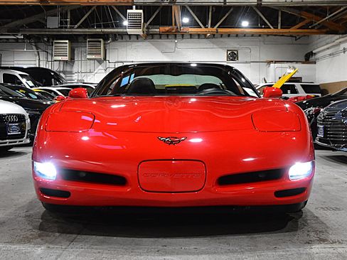 Used 2002 Chevrolet Corvette Coupe w/ Preferred Equipment Group2 image 8