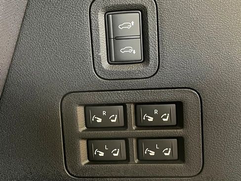 Used 2025 INFINITI QX80 Sensory image 28