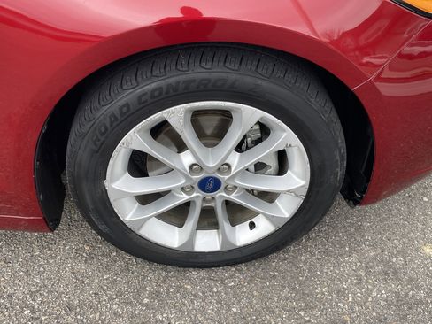 Used 2019 Ford Fusion SE image 29