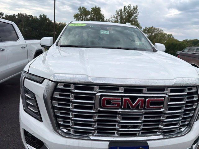 Used 2025 GMC Yukon Denali AWD/4WD image 6