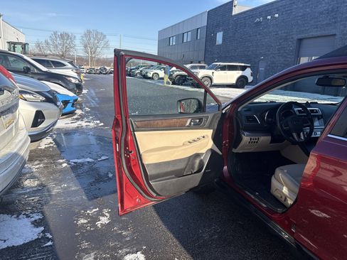 Used 2017 Subaru Outback 2.5i Limited image 13