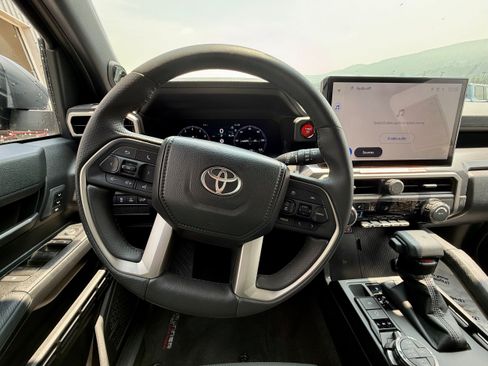 Certified 2026 Toyota 4Runner TRD Off-Road Premium AWD/4WD image 3