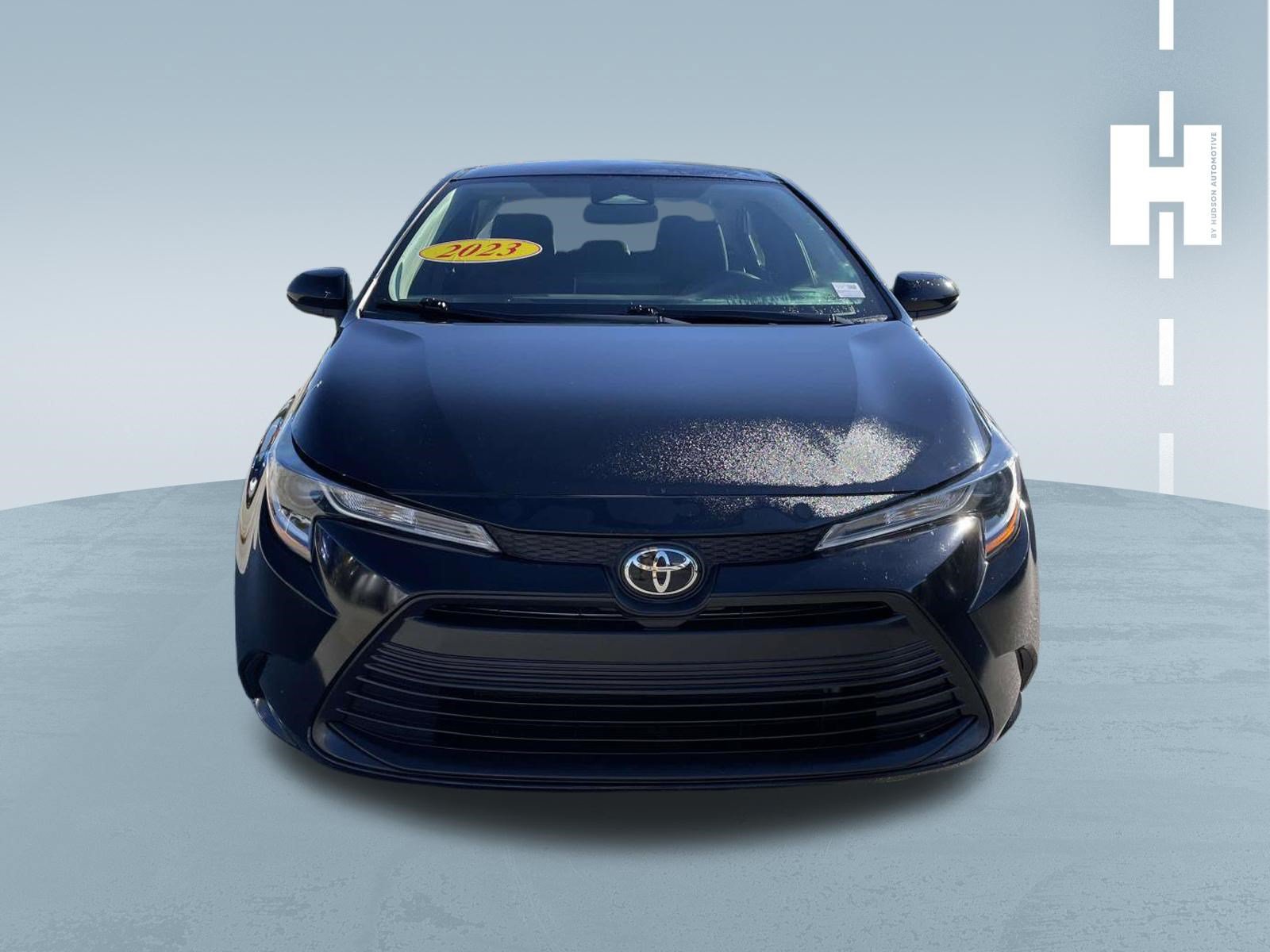 Used 2023 Toyota Corolla LE FWD image 2