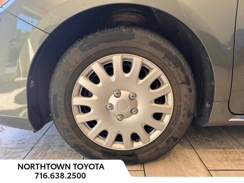 Used 2013 Toyota Camry LE FWD image 28