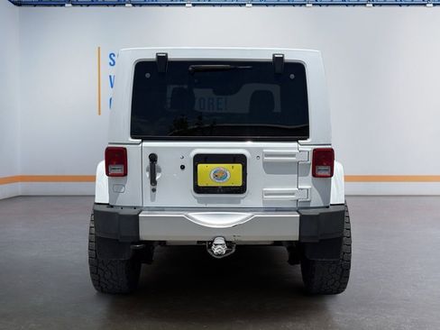 Used 2014 Jeep Wrangler Unlimited Sahara w/ Connectivity Group AWD/4WD image 5