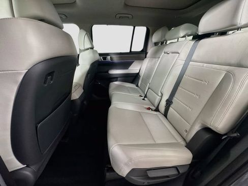 Certified 2024 Hyundai Santa Fe Limited AWD/4WD image 27
