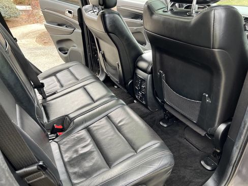 Used 2014 Jeep Grand Cherokee Limited w/ Luxury Group II image 11