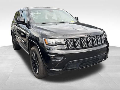 Used 2020 Jeep Grand Cherokee Altitude AWD/4WD image 2