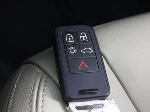 Used 2016 Volvo S60 T6 image 28