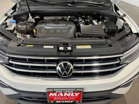 Used 2024 Volkswagen Tiguan SE FWD image 9