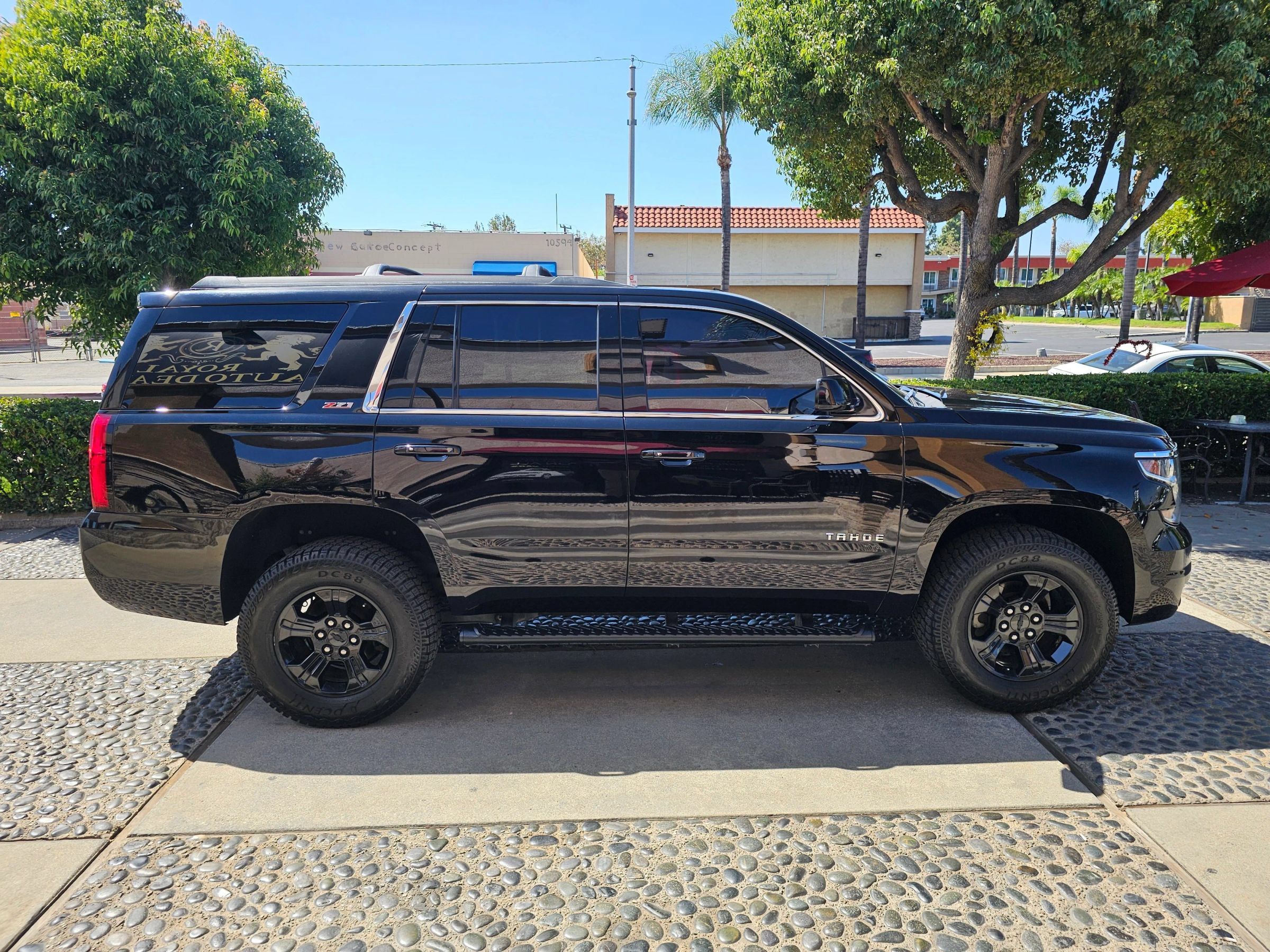 Used 2018 Chevrolet Tahoe LT AWD/4WD image 4