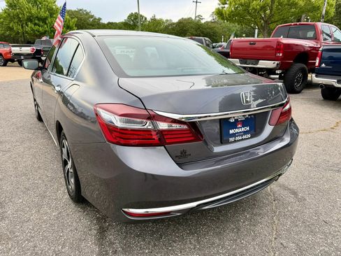 Used 2017 Honda Accord LX image 3