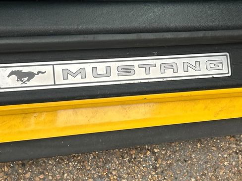 Used 2016 Ford Mustang Premium image 23