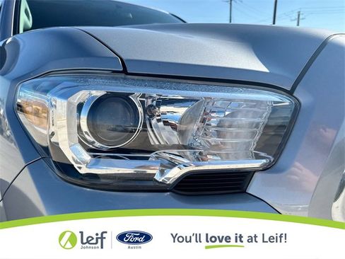 Used 2016 Toyota Tacoma SR5 w/ Towing Package image 36