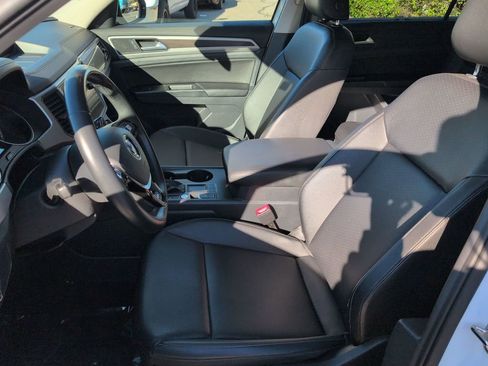 Used 2020 Volkswagen Atlas SE w/ Panoramic Sunroof Package image 9