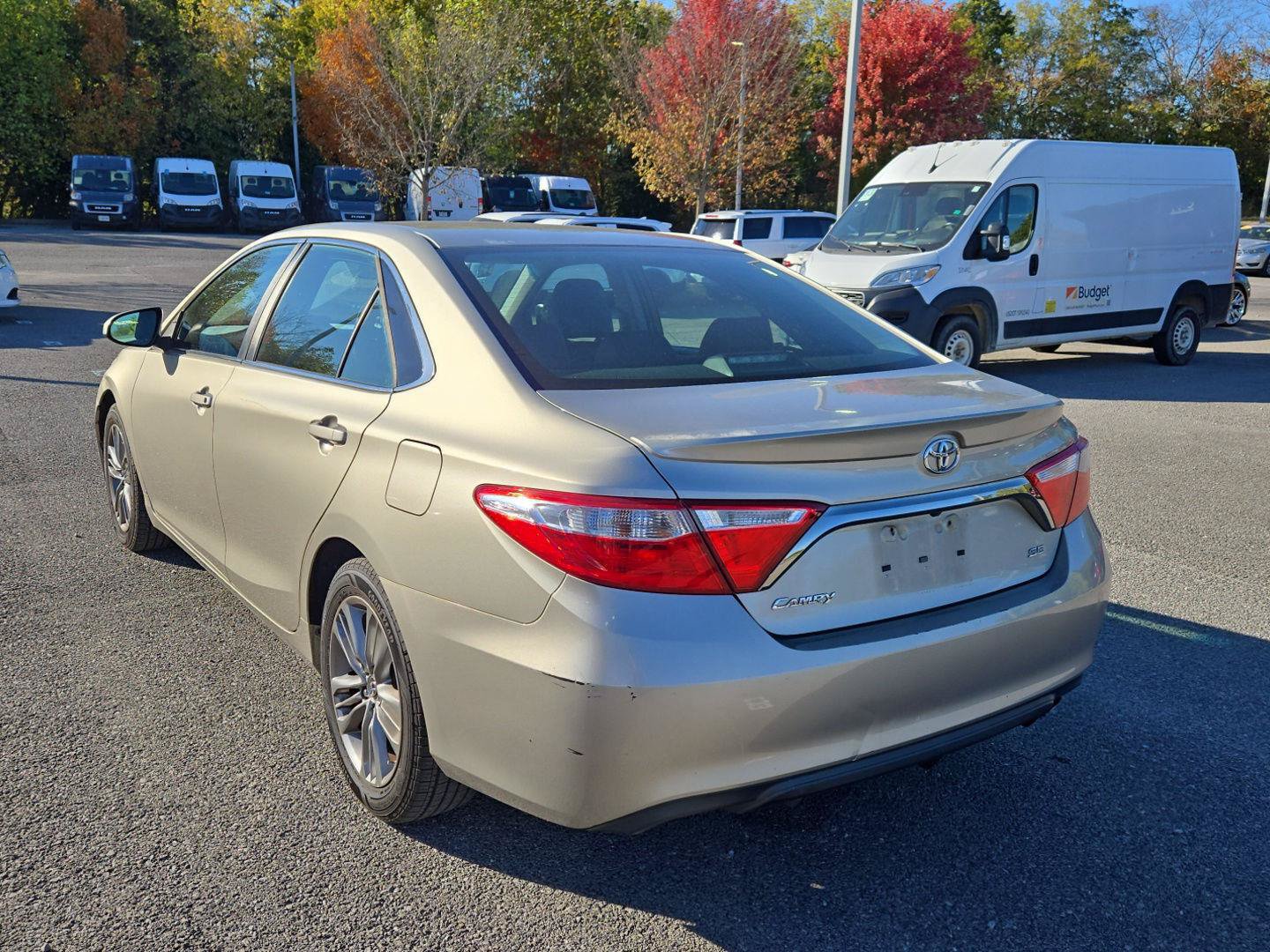 Used 2015 Toyota Camry SE FWD image 5