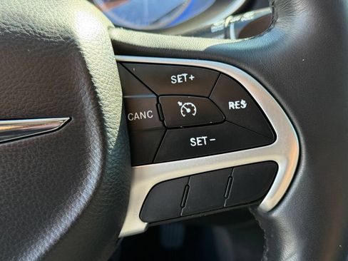 Used 2016 Chrysler 200 LX FWD image 29