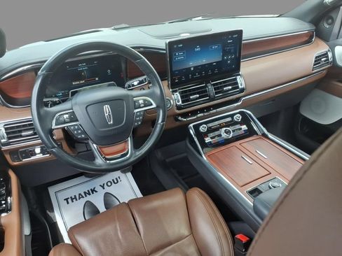 Used 2022 Lincoln Navigator Reserve AWD/4WD image 6