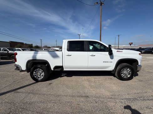 Used 2023 Chevrolet Silverado 2500 LT image 8