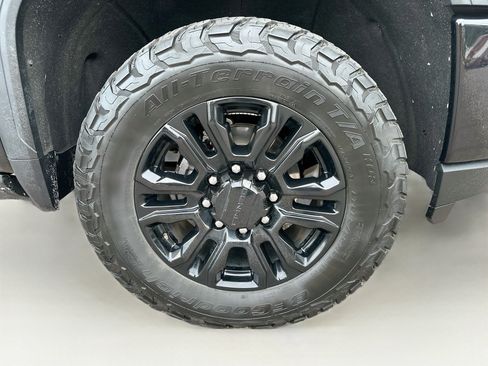 Used 2022 GMC Sierra 2500 Denali w/ Denali Black Diamond Edition AWD/4WD image 36