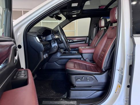 Certified 2024 GMC Yukon Denali Ultimate image 12