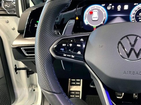 Used 2025 Volkswagen Golf R Black Edition image 11