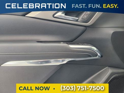 Used 2025 Chevrolet Traverse LT w/ Midnight/Sport Edition image 7