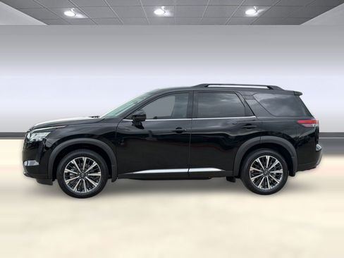 New 2026 Nissan Pathfinder Platinum FWD image 2