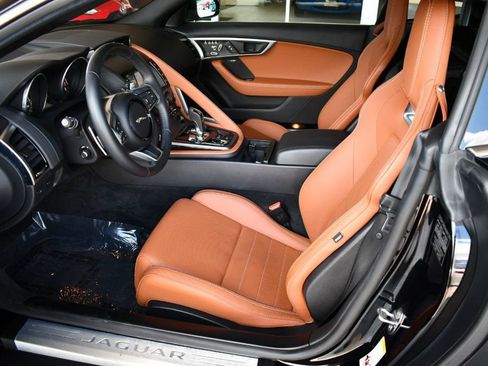 Used 2018 Jaguar F-TYPE Coupe RWD image 34