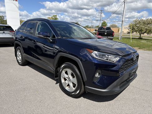 Certified 2020 Toyota RAV4 XLE w/ XLE Grade Weather Package AWD/4WD image 2