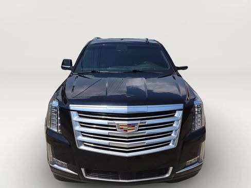 Used 2019 Cadillac Escalade Platinum AWD/4WD image 4