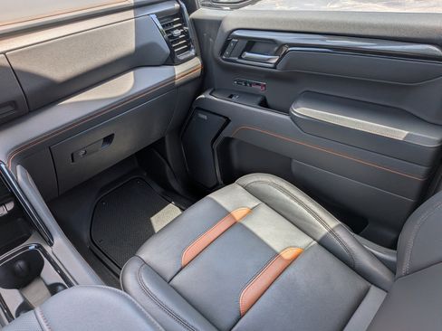 Certified 2025 GMC Sierra 1500 AT4 w/ AT4 Premium Package AWD/4WD image 16